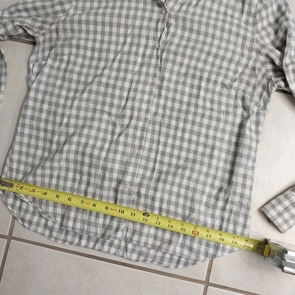 UNTUCKit Women's Flannel Gingham Button Up Shirt Sz 12 Gray White Soft Top - Picture 5 of 9